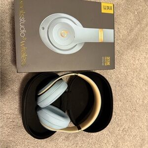 Beats by Dre Over-Ear Headphones - Light Blue and Gold
